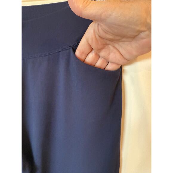 Weekends by Chico's Pull On Short Leggings Blue Women's Size 0 Activewear - Picture 3 of 9